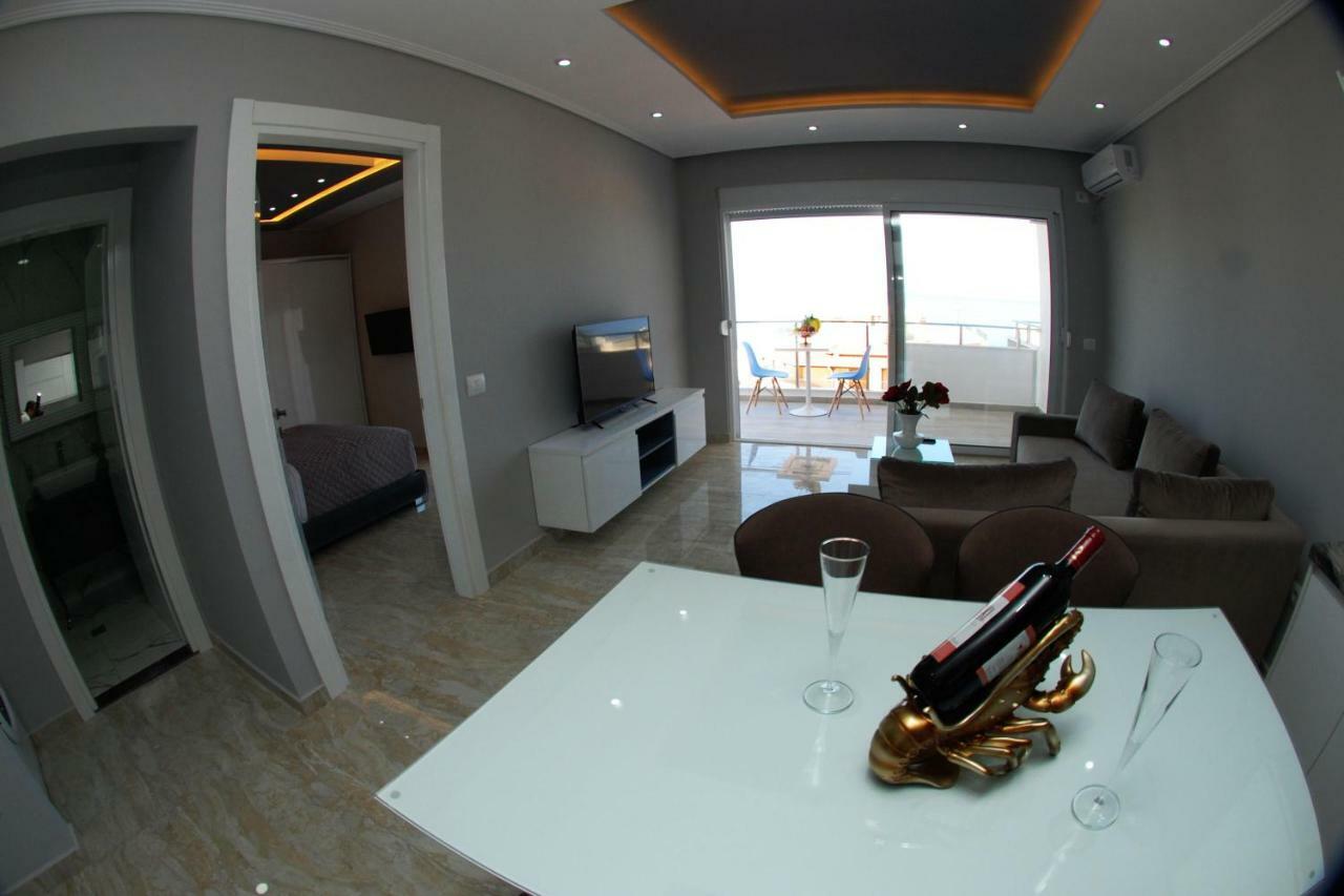 Oceanic Luxury Apartments Sarandë Exterior foto